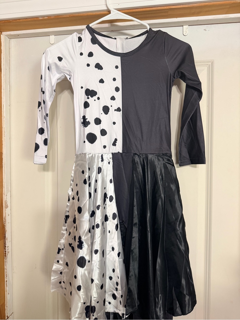 Black & White Dalmatian-Print Long Sleeve Kids Dress with wig